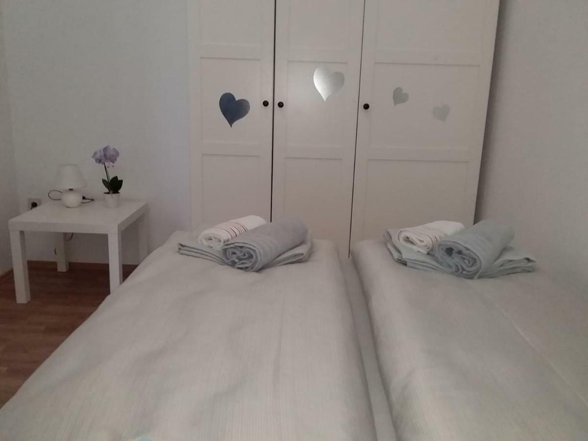 Apartment Alser Wina Bagian luar foto